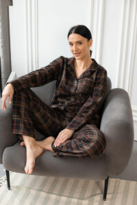 Парні піжами BO.Brand котонові, сорочка та штани з кишенями, колір коричневий - Зображення 4