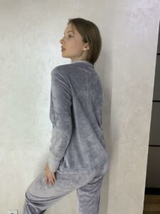 Тепла зимова велюрова жіноча піжама BO.Brand (на ґудзиках зі штанами, колір сірий) - Зображення 10