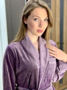 Жіноча піжама велюрова з поясом BO.Brand (в комплекті зі штанами, колір бузковий)