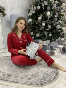 Жіноча велюрова піжама на ґудзиках BO.Brand, колір червоний - Зображення 4