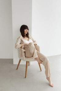 Жіноча шовкова піжама BO.Brand зеленого кольору (сорочка з поясом та штани) - Зображення 10