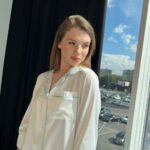 Жіноча сорочка на ґудзиках, туніка колір білий