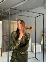 Велюрова жіноча піжама BO.Brand (кофта та штани, колір Хакі) - Зображення 5