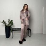 Жіноча піжама велюрова BO.Brand (із поясом та штанами, колір пудровий) - Зображення 5