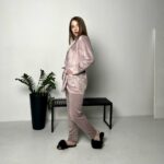 Жіноча піжама велюрова BO.Brand (із поясом та штанами, колір пудровий) - Зображення 6