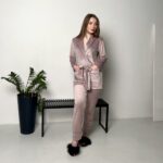 Жіноча піжама велюрова BO.Brand (із поясом та штанами, колір пудровий) - Зображення 7