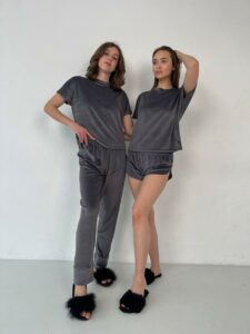 Піжама жіноча BO.Brand велюрова 3 в 1 (футболка, шорти та штани, графіт)