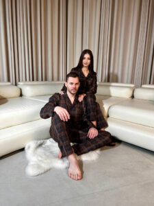 Парні піжами BO.Brand котонові, сорочка та штани з кишенями, колір коричневий - Зображення 7