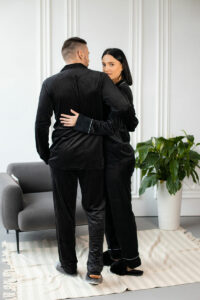 Парні піжами BO.Brand, сорочка та штани з кишенями, колір чорний - Зображення 3