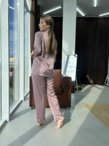 Піжама жіноча BO.Brand шовкова (із поясом та штанами) - Зображення 2