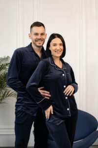 Парні піжами BO.Brand, сорочка та штани з кишенями, колір синій - Зображення 4