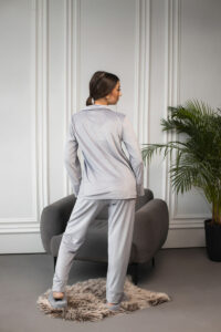 Тепла зимова велюрова жіноча піжама BO.Brand (на ґудзиках зі штанами, колір сірий) - Зображення 3