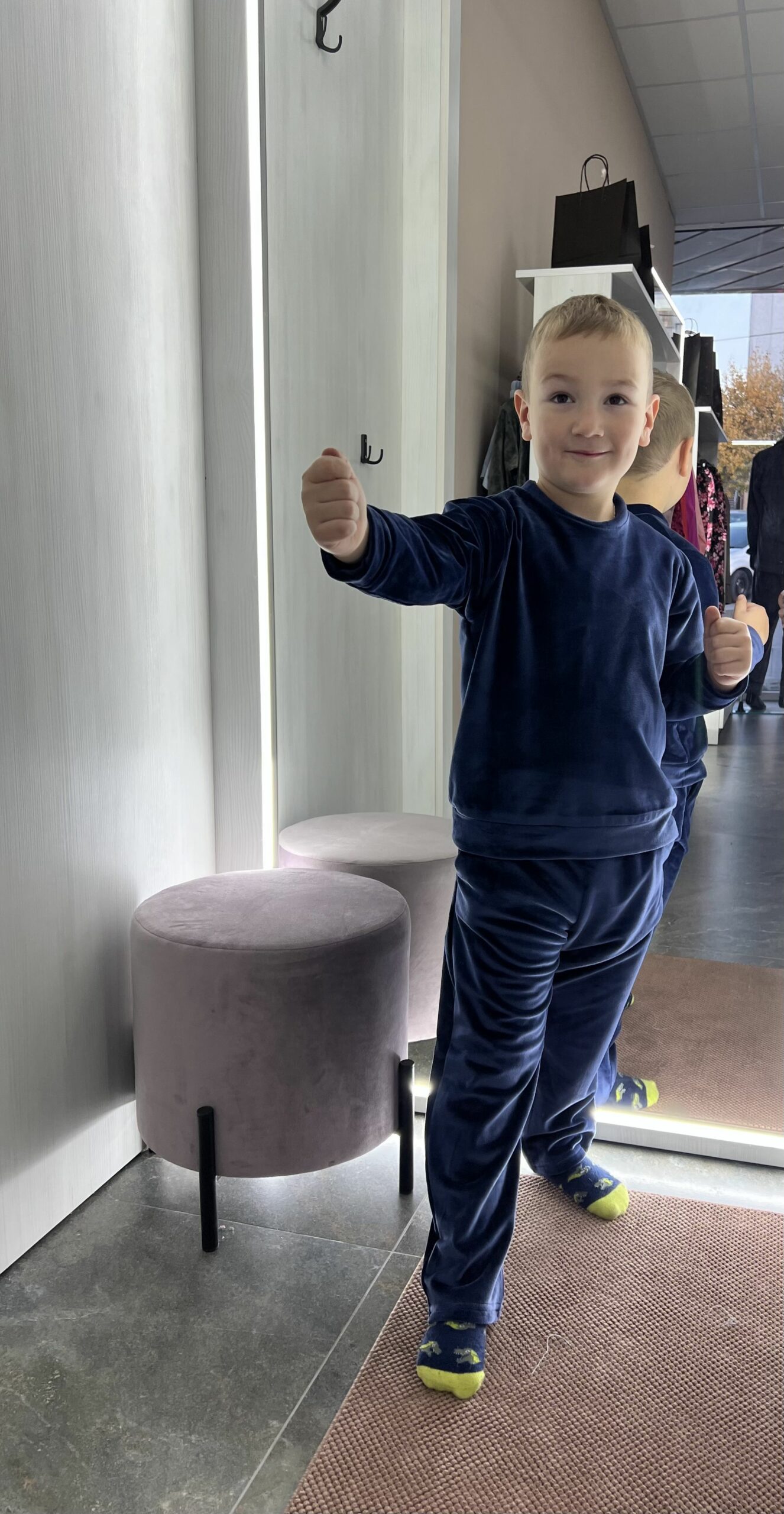 img_7949-scaled Дитяча піжама BO.Brand светр зі штанами, велюр, колір синій - Зображення 1