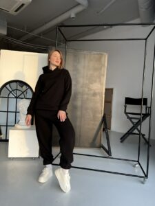 Жіночий спортивний костюм BO.Brand на флісі, чорний