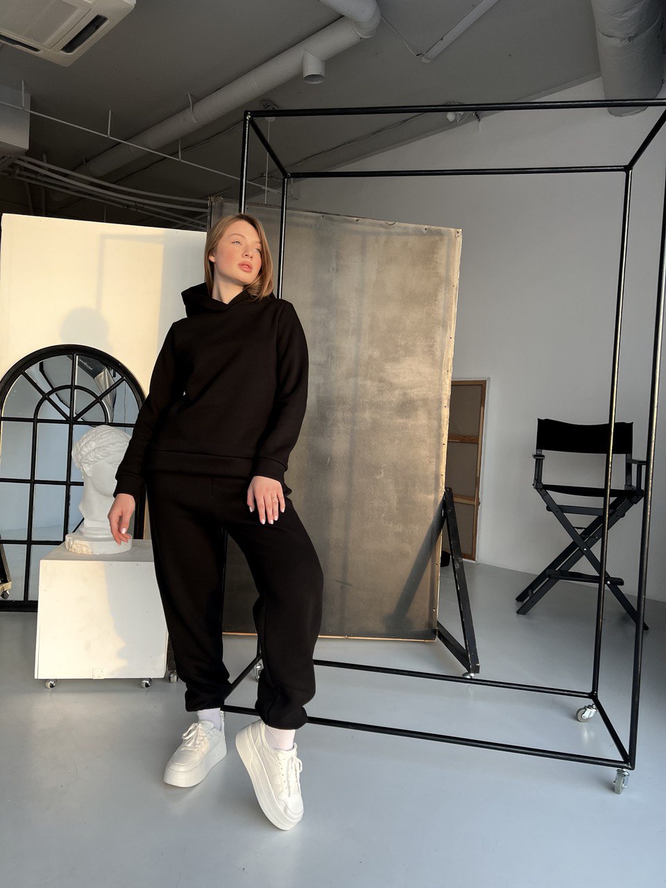 photo1697112805 Жіночий спортивний костюм BO.Brand на флісі, чорний - Зображення 1