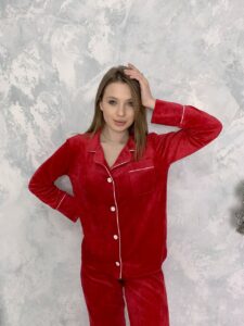 Жіноча велюрова піжама на ґудзиках BO.Brand, колір червоний - Зображення 2