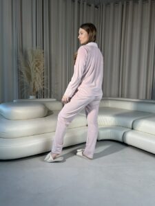Жіночий домашній велюровий костюм BO.Brand, піжама на ґудзиках та штани - Зображення 6