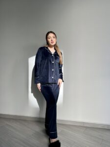 Жіноча велюрова піжама BO.Brand на ґудзиках та штани, колір синій - Зображення 15