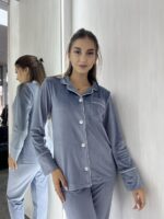 Жіноча піжама на ґудзиках зі штанами, колір синій - Зображення 3