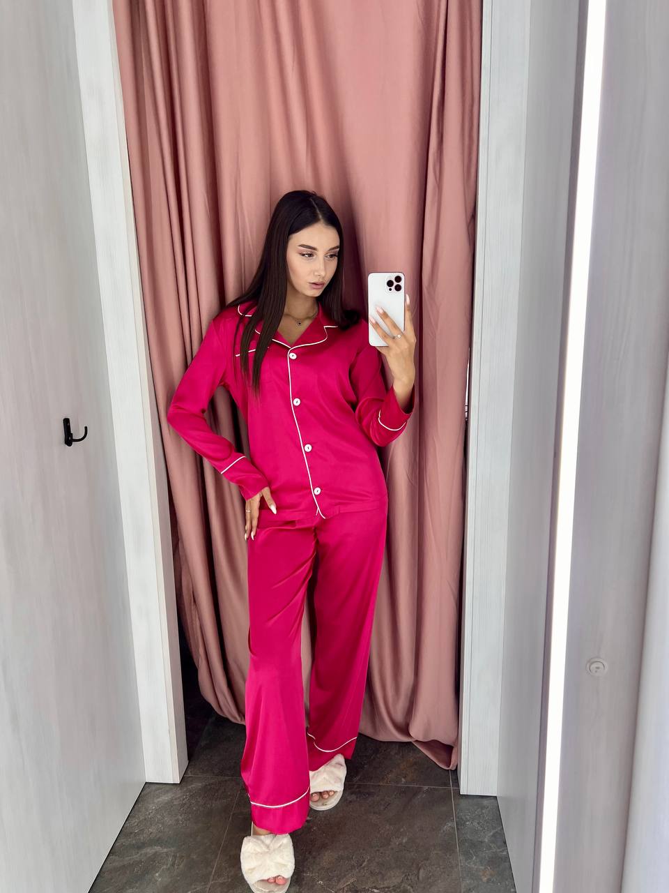 photo1706795052 Піжама шовкова малинова BO.Brand, сорочка та штани - Зображення 1