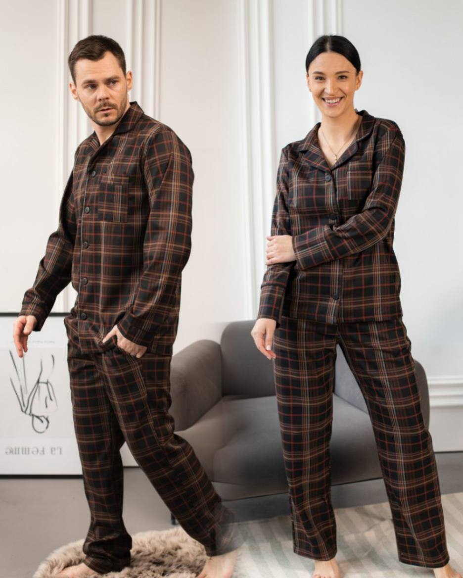 photo1707481771 Парні піжами BO.Brand котонові, сорочка та штани з кишенями, колір коричневий - Зображення 1