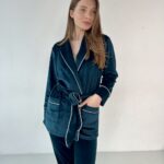 Жіноча велюрова піжама з поясом та штанами BO.Brand (колір смарагд)