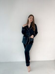 Жіноча велюрова піжама з поясом та штанами BO.Brand (колір смарагд) - Зображення 3