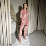 Жіноча піжама велюрова BO.Brand (із поясом та штанами, колір пудровий)