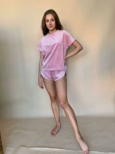 Велюрова жіноча піжама BO.Brand 3 в 1 (футболка, шорти та штани, пудровий) - Зображення 4